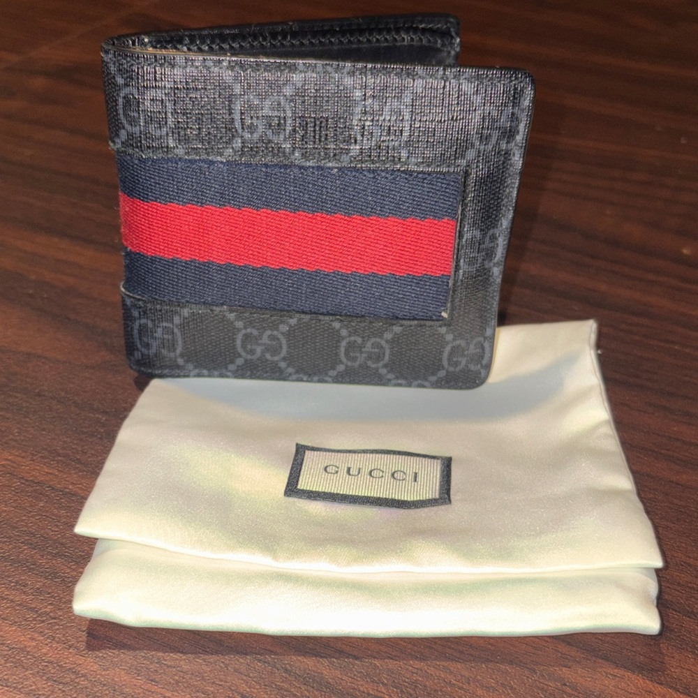 Gucci Navy and Red Stripe Card Holder